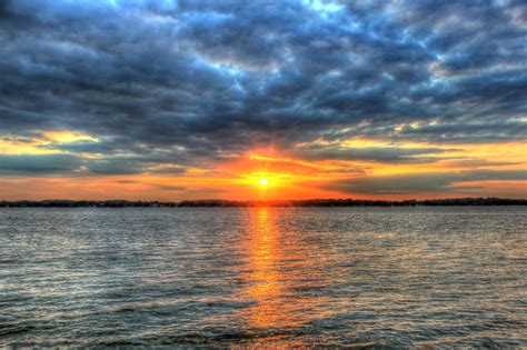 Bright cloudy sunset in Madison, Wisconsin image - Free stock photo - Public Domain photo - CC0 ...