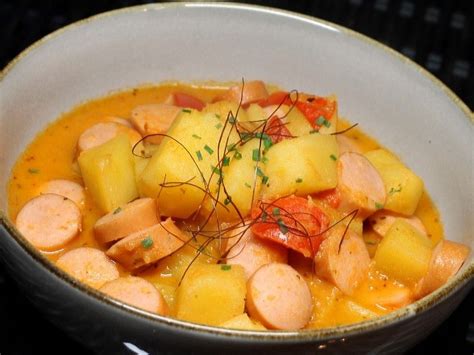 Kartoffelgulasch mit Wiener Würstchen von Nudili Chefkoch