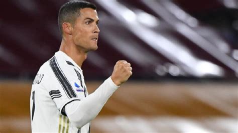 WHO Puji Aksi Cristiano Ronaldo Singkirkan Botol Coca Cola