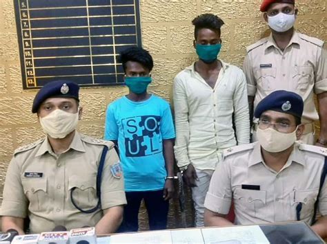 Mobile Robbers Arrested From Jamshedpur Who Used To Sell On Olx जमशेदपुर में छिनतई के मोबाइल