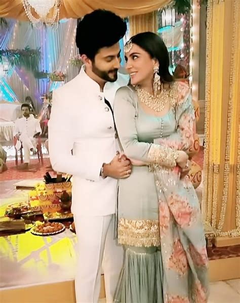 Shraddha Arya Dheeraj Dhoopar Aka Preeta Karan Romance On Set Of Kundali Bhagya See Bts Pics