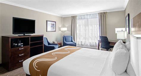 Victoria, BC Accommodations | Quality Inn Downtown Inner Harbour