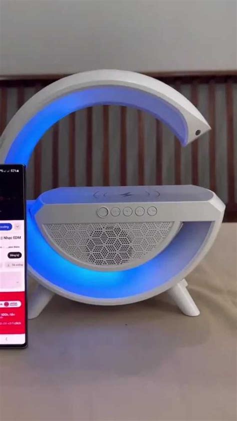 Inteligentna lampa LED RGB z ładowarka Indukcyjną Głośnik Bluetooth