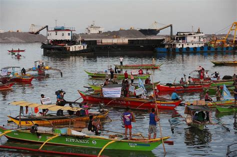 Manila Bay Fishermen Protest Reclamation Activities Photos Gma News