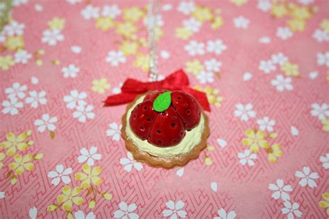 Tartelette à la fraise Fimo Tartelettes fraise Bijoux