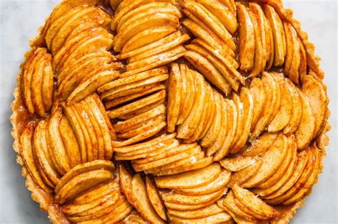 The Mesmerizing Pattern On This Apple Tart Is Actually Crazy Easy