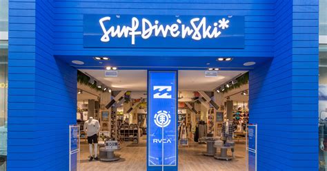 SURF DIVE ‘N’ SKI – CREATIVE RETAIL SIGNAGE