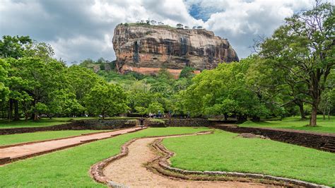 Sigiriya Lion Rock Images, HD Pictures For Free Vectors Download ...