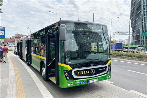 MPK Poznań pokazało przegubowe Mercedesy Conecto G Transport Publiczny