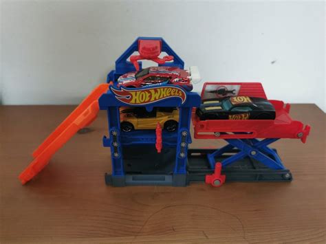Hot Wheels Robo Lift Speed Shop Hobbies Toys Toys Games On Carousell