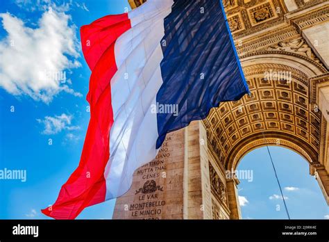 Arco Del Triunfo Y La Bandera Francesa París Francia Completado En