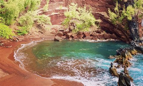 Kaihalulu Beach Maui S Red Sand Beach A Must Visit In Hawaii