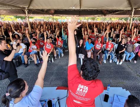 Prefeitura apura servidores em greve para iniciar processo de demissão