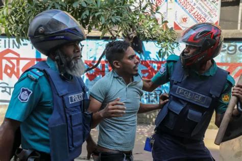 বিএনপির চতুর্থ দফার অবরোধে নয় পরিবহনে আগুন যুবদল ও ছাত্রদল নেতা আটক