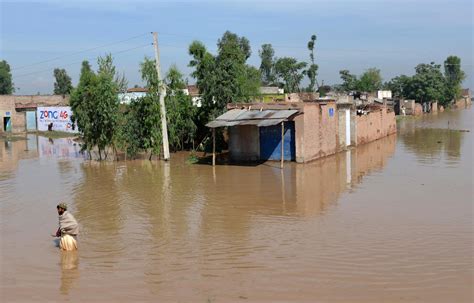 Le Foto Delle Alluvioni In Pakistan Il Post