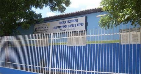 Escola Municipal Anibal Lopes Da Silva - Escola Municipal Antonia Lopes e Alves: História da Escola