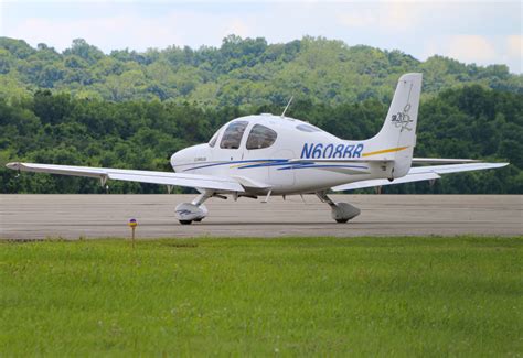 N Bb Private Cirrus Sr By Mitchell Roetting Aeroxplorer Photo