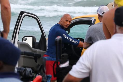 Dwayne Johnson Baywatch Movie Set Pictures Popsugar Celebrity Photo 14