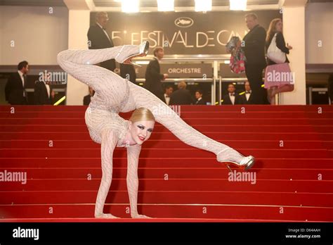 Contortionist Performs Hi Res Stock Photography And Images Alamy