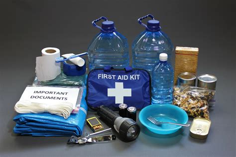 How To Pack An Emergency Go Bag So You Re Prepared For Natural Disasters