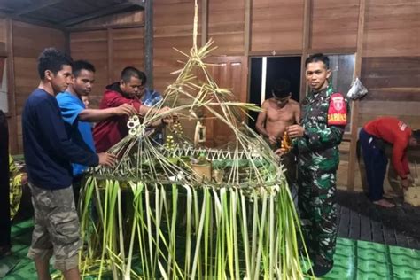 Aruh Adat Selesai Panen Wujud Rasa Syukur Masyarakat Dayak Meratus