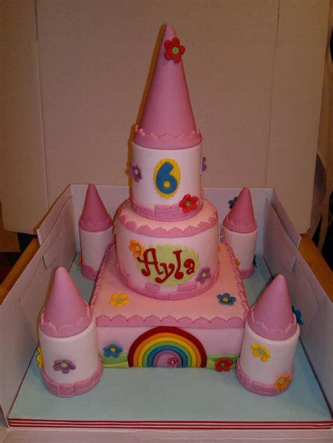 Ayla S Castle Decorated Cake By Awg Hobby Cakes Cakesdecor