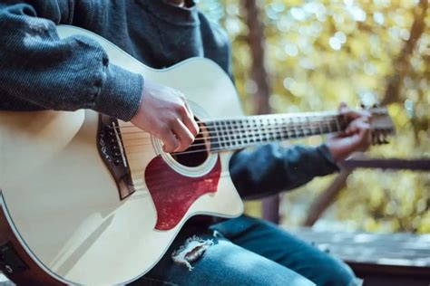 Restringing Acoustic Guitar: How to Replace Strings Properly