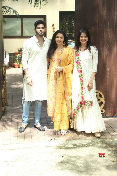 Bhagyashree With Son Abhimanyu And Daughter Avantika Celebrate Raksha