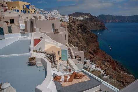 19 Amazing Oia Hotels With Caldera View That Will Blow Your Mind ⋆ Raw ...