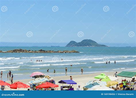 Praia Das Pitangueiras Beach Guaruja Editorial Photo Image Of Paulo