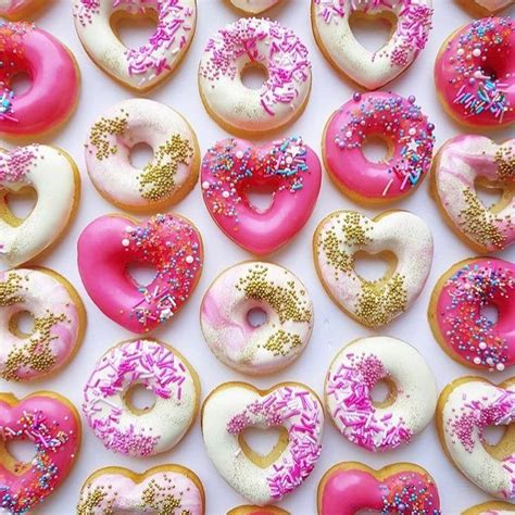 Were Drooling Over These Heart Shaped Donuts 😍🍩 Fancysprinkles 📸 Sugarandsaltcookies Fancy