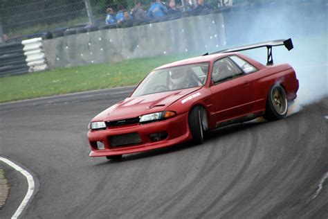 nissan skyline r32 gtr drift | sexy cars girls entertainment