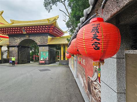 【桃園景點】超巨大72米武財神關聖帝君~桃園威天宮│必鑽關公加持金隧道│孔明轉運陣解厄增福│「步罡七星解厄運，踏斗六星增福祿」 旅遊夜市趴趴走