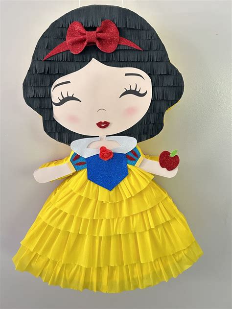 Hermosa Piñata De Princesa Blancanieves Para La Fiesta De Cumpleaños