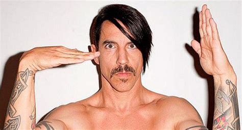 Red Hot Chili Peppers vocalista salvó la vida a un niño que se ahogaba ESPECTACULOS CORREO