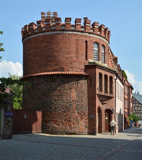 Baszty Kocie Atrakcje Torunia Przewodnik po Toruniu Toruń Tour