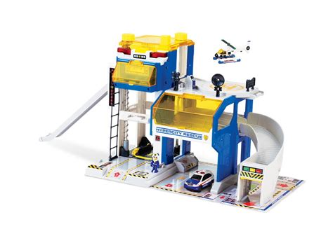 Random Toy Reviews Tomy Tomica Line Hits Us Toys R Us Stores