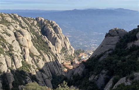 Visita Al Monasterio De Montserrat Y Excursion Guiada Por El Parque