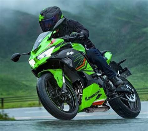 Simulasi Kredit Kawasaki Ninja Zx R Ini Daftar Uang Muka Dan Cicilan