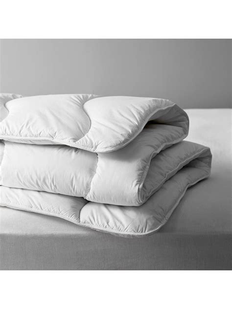 Single Duvet Synthetic White Swan Dry Cleaners