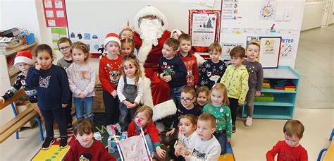 Petiville Le P Re No L Est All Voir Les Petits De La Maternelle