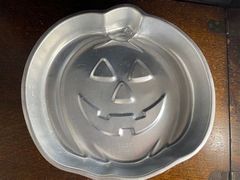 Jack O Lantern Pumpkin Cake Pan Wilton 592 2928 1981 Etsy