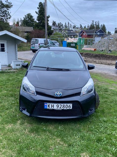 Bruktbil Til Salgs Toyota Yaris Svart Hk Kombi D Rs