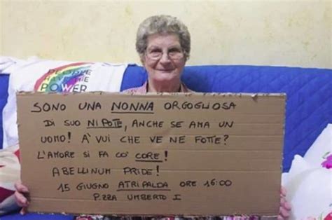 Atripalda Il Tenero Messaggio Della Nonna Per Sostenere Il Nipote Gay