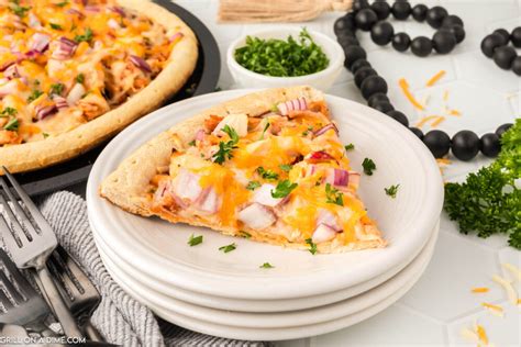 Grilled BBQ Chicken Pizza Grillonadime