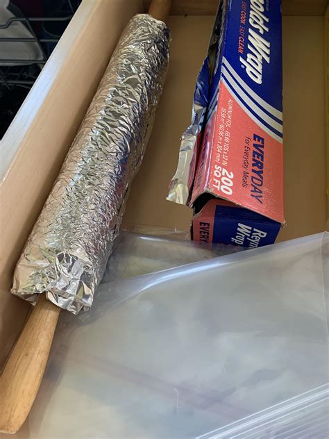 Helpful Hack To Reuse Aluminum Foil Rolling Pin Rzerowaste