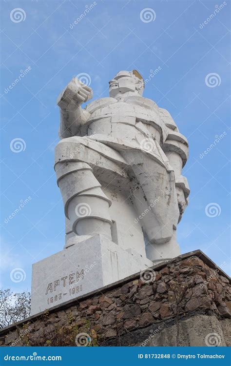 Revolucionario Fyodor Sergeyev Artem Del Monumento Svyatogorsk Ucrania