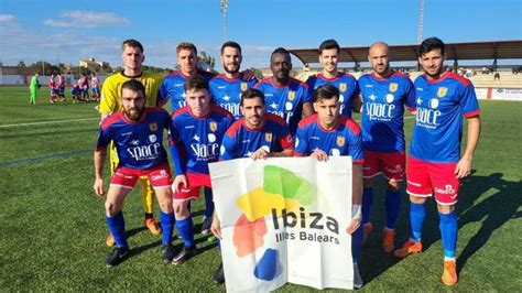 El Sant Jordi continúa en la zona de descenso y el Portmany empata