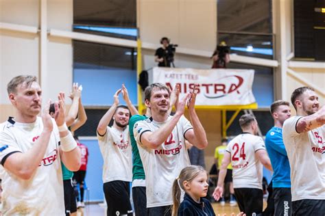 Fotod Intriig Kerib Mistra Saavutas Serviti üle Ajaloolise Võidu