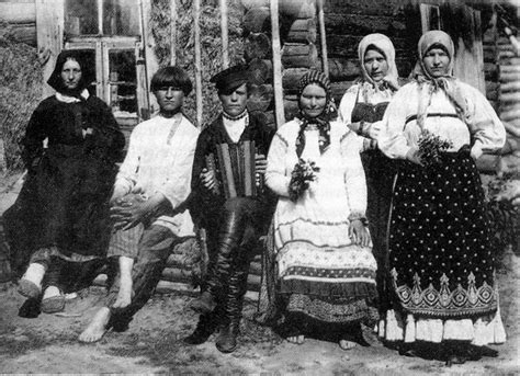 Крестьянский труд и сельский отдых | Life in russia, Vintage ...